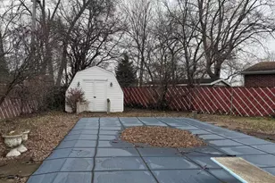 1412 N Dwiggins Ave, Griffith, IN 46319 - Photo 2