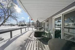 284 Castlewood Dr, Valparaiso, IN 46385 - Photo 6