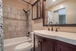 1058 W 61st Ave, Merrillville, IN 46410 - Photo 14