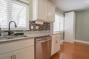 1058 W 61st Ave, Merrillville, IN 46410 - Photo 8