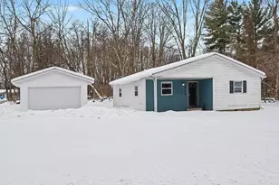 8172 E Emery Rd, New Carlisle, IN 46552 - Photo 2