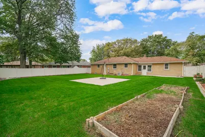 8939 Parrish Avenue, Highland, IN 46322 - Photo 16