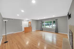 8939 Parrish Ave, Highland, IN 46322 - Photo 6