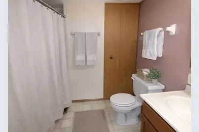 2112 E 38th Avenue, Hobart, IN 46342 - Photo 8