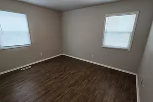 7730 Rhode Island Ct, Hammond, IN 46323 - Photo 6