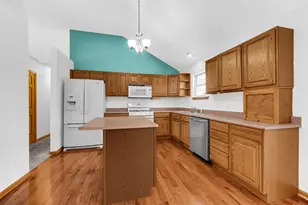 196 Spring View Dr, Westchester Township, IN 46304 - Photo 10