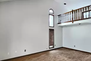 1538 Lake St, Hobart, IN 46342 - Photo 4