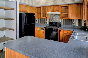 1538 Lake St, Hobart, IN 46342 - Photo 2