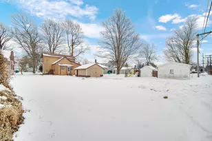 806 Lawrence St, La Porte, IN 46350 - Photo 24