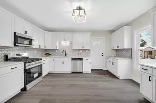 806 Lawrence St, La Porte, IN 46350 - Photo 6