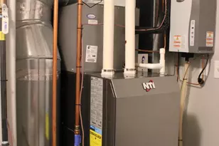 9090 Norris Dr, Hobart, IN 46342 - Photo 18