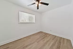 984 Stevenson St, Gary, IN 46406 - Photo 12