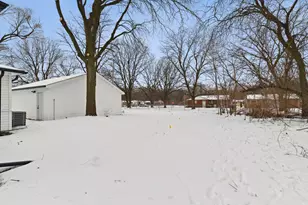 984 Stevenson St, Gary, IN 46406 - Photo 18