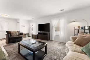 1819 Burgundy St, Schererville, IN 46375 - Photo 6