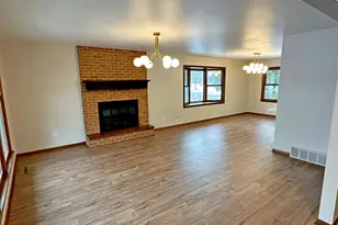 8440 Van Buren Ct, Munster, IN 46321 - Photo 4