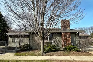 8440 Van Buren Ct, Munster, IN 46321 - Photo 4