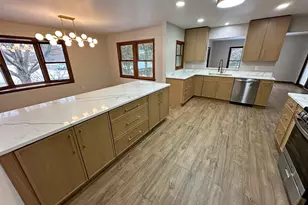 8440 Van Buren Ct, Munster, IN 46321 - Photo 16