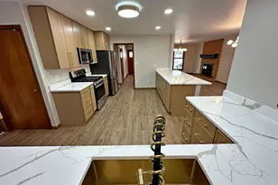 8440 Van Buren Ct, Munster, IN 46321 - Photo 14