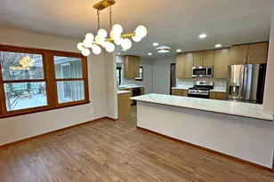 8440 Van Buren Ct, Munster, IN 46321 - Photo 10