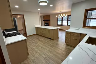 8440 Van Buren Ct, Munster, IN 46321 - Photo 12