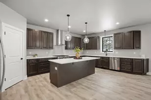 8201 Castle Dr, Munster, IN 46321 - Photo 14