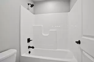 8201 Castle Dr, Munster, IN 46321 - Photo 24