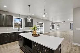 8201 Castle Dr, Munster, IN 46321 - Photo 12