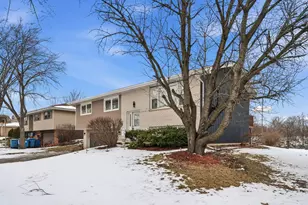 2417 Hickory Dr, Dyer, IN 46311 - Photo 2