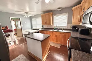 1212 Devonshire St, Hobart, IN 46342 - Photo 8