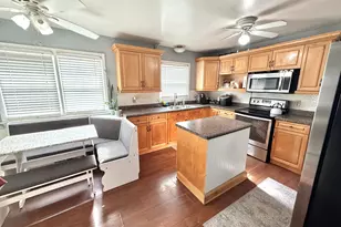 1212 Devonshire St, Hobart, IN 46342 - Photo 2