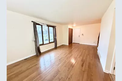 1439 Elm Court, Schererville, IN 46375 - Photo 4