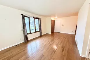 1439 Elm Ct, Schererville, IN 46375 - Photo 4