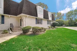 1439 Elm Ct, Schererville, IN 46375 - Photo 2