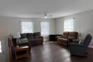 1622 N Circle View Ln, La Porte, IN 46350 - Photo 4