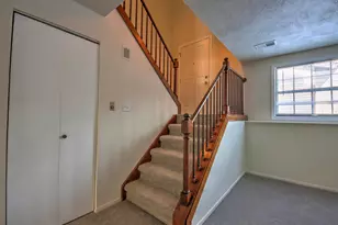 2302 Yorktowne Dr, Valparaiso, IN 46383 - Photo 6