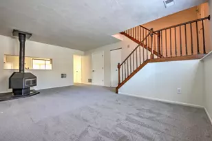 2302 Yorktowne Dr, Valparaiso, IN 46383 - Photo 8