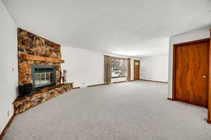 54 Dogwood Dr, La Porte, IN 46350 - Photo 8