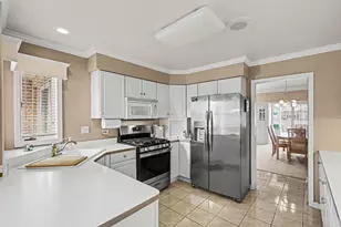 3502 Bob White Cir, Valparaiso, IN 46383 - Photo 10