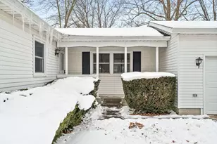 2104 Dunwoody Dr, Valparaiso, IN 46383 - Photo 2