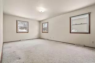 2104 Dunwoody Dr, Valparaiso, IN 46383 - Photo 14