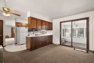 2104 Dunwoody Dr, Valparaiso, IN 46383 - Photo 10