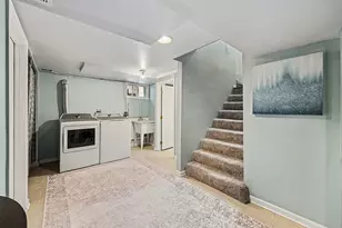 7845 Van Buren Ave, Munster, IN 46321 - Photo 18