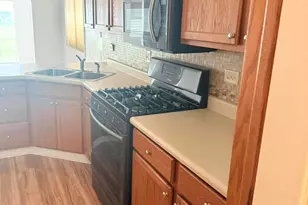 6289 Grosbeak Ct, Hobart, IN 46342 - Photo 12