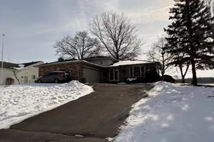 1885 Loganberry Ln, Crown Point, IN 46307 - Photo 2