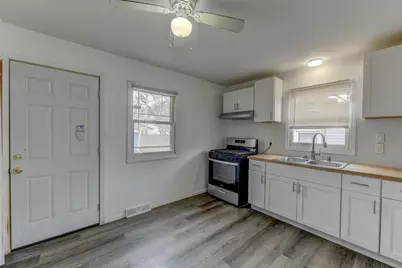 837 Spruce Street, Hammond, IN 46324 - Photo 6