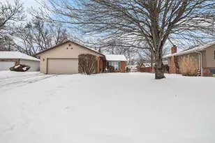 1624 Fox Point Dr, Chesterton, IN 46304 - Photo 1