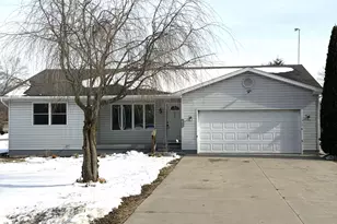 9103 Estates Dr, Demotte, IN 46310 - Photo 1