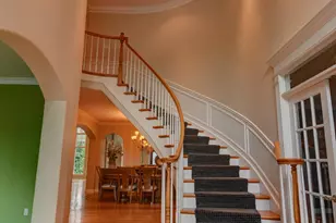 10135 Cherrywood Ln, Munster, IN 46321 - Photo 4