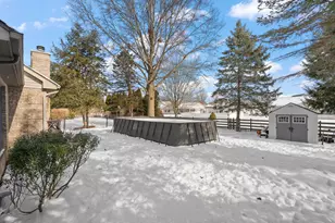 1555 Maumee Dr, Valparaiso, IN 46385 - Photo 26