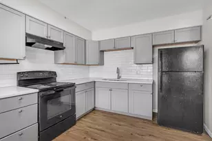 6860 Delaware St, Merrillville, IN 46410 - Photo 4